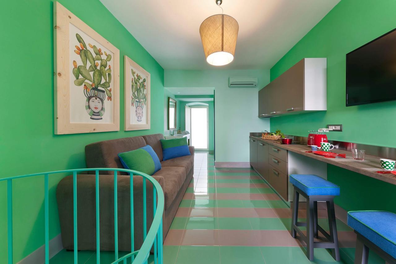 Suite Home Sorrento Luaran gambar